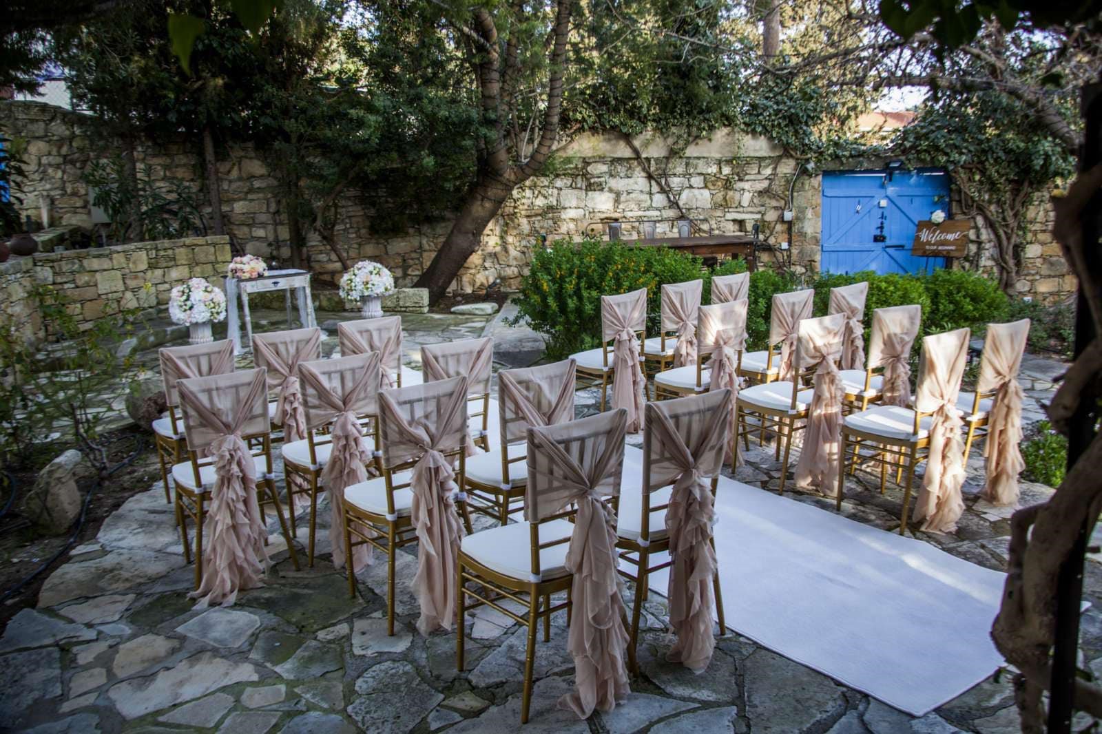 Book your wedding day in Cecilia's Courtyard